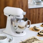 KitchenAid Küchenmaschine - Artisan - Kippbarem Food Processor - Teigknetmaschine mit 3 Zubehör und Schüssel aus Edelstahl - Image 2